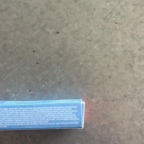 Tulip tint lip, and cheek balm - Picture 3 of 6